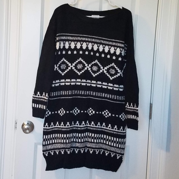 Old Navy Dresses & Skirts - Beautiful Large dress with nice print.